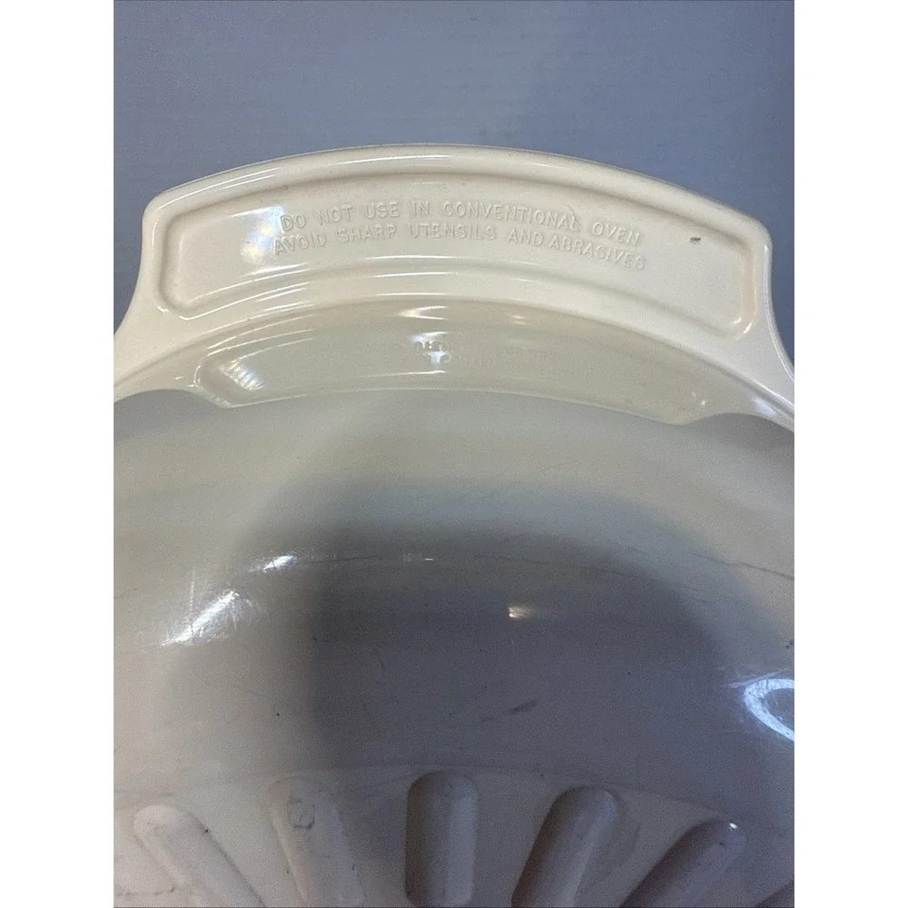 Tupperware vintage microwave